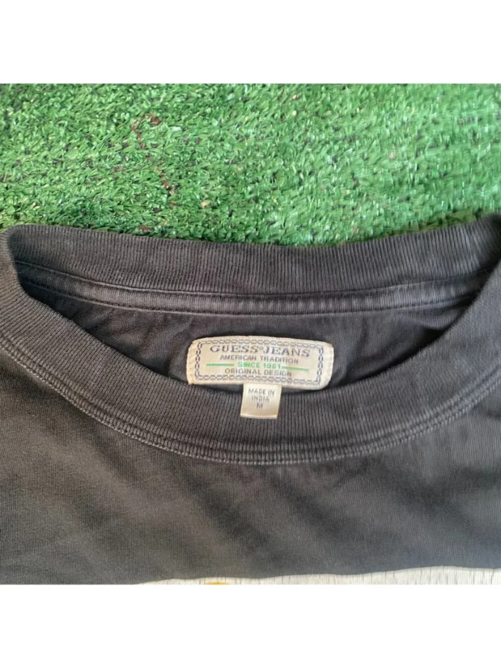 Vintage 90s Guess Jeans Box Logo T-Shirt Black M Colorful Rainbow Streetwear - Picture 3 of 4